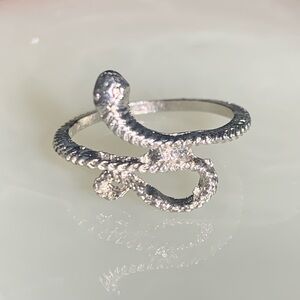 Thin Dainty Silver Tone Snake Ring Size 6.5